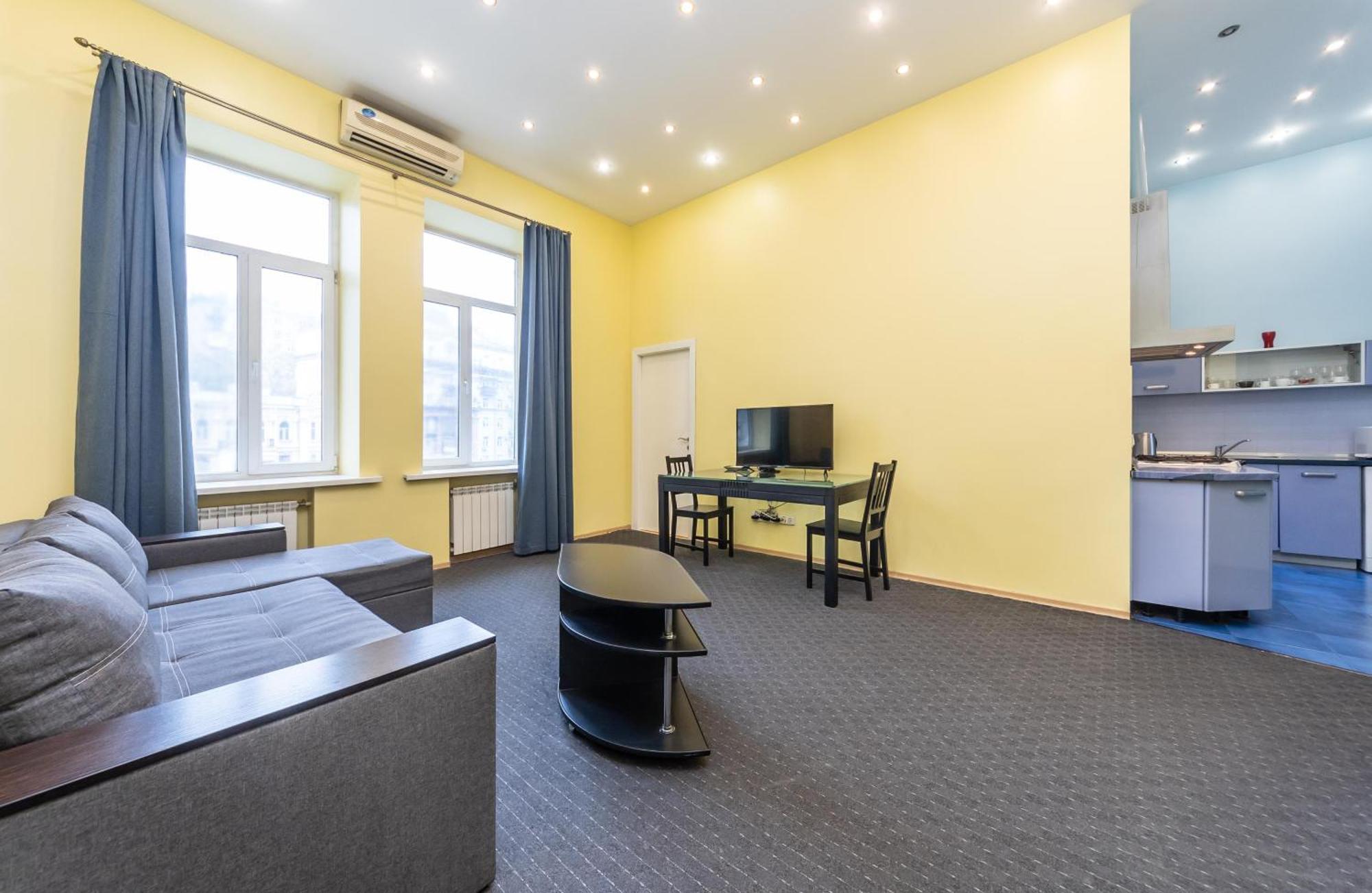 Kievacccommodation Near Gulliver 24H Self Check-In Exteriör bild